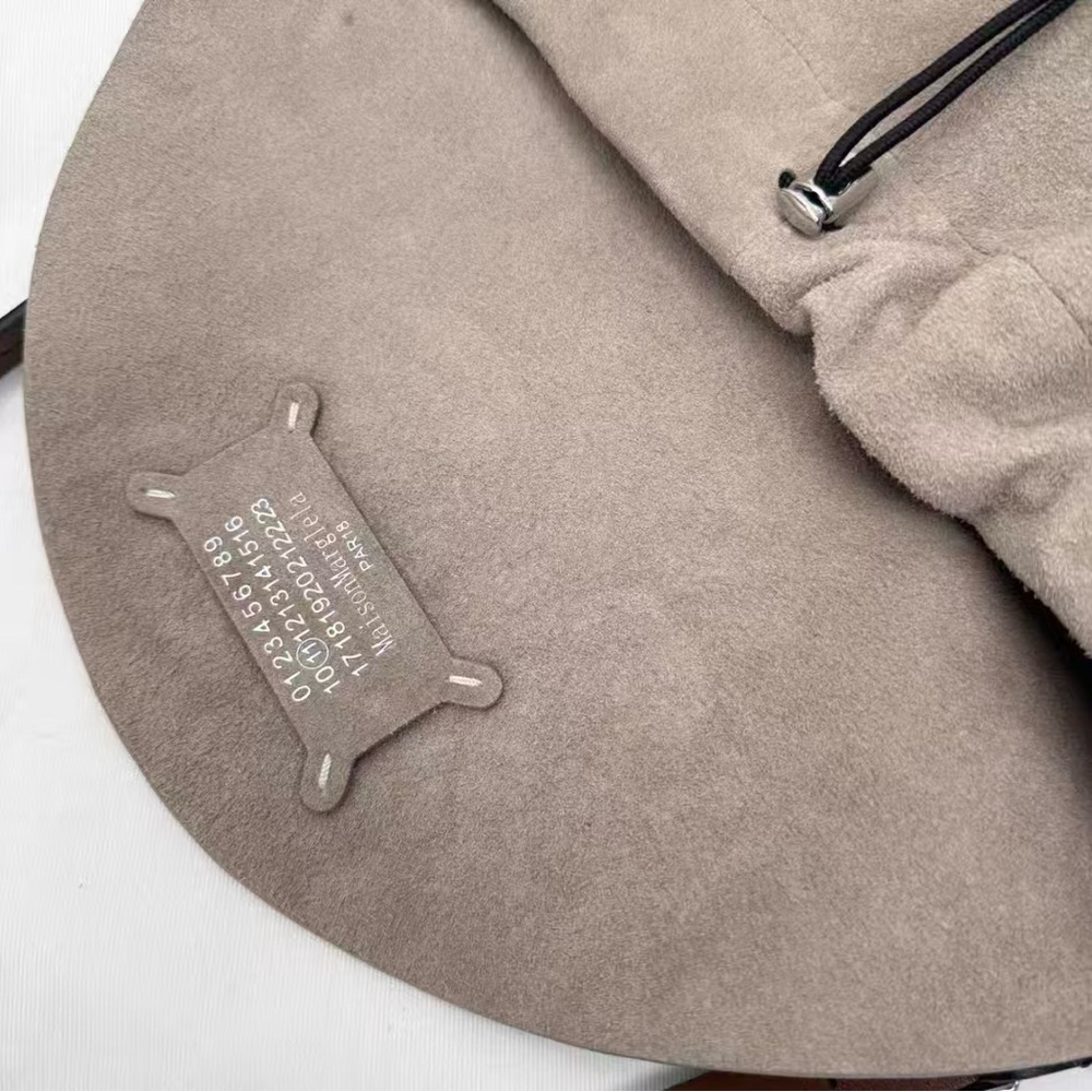 Maison Margiela style suede shoulder bag - Picture 3 of 5